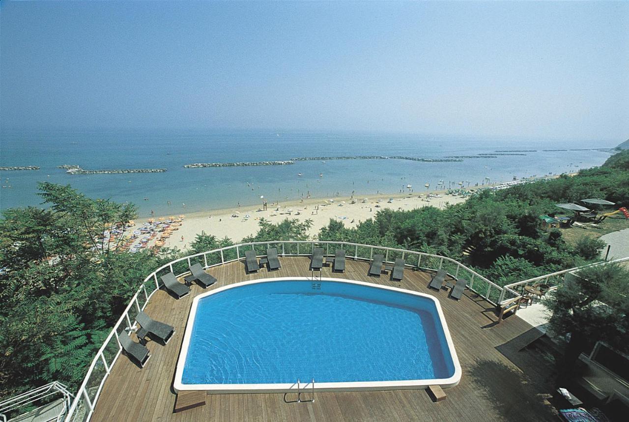 Hotel Sans Souci Gabicce Mare Exteriör bild